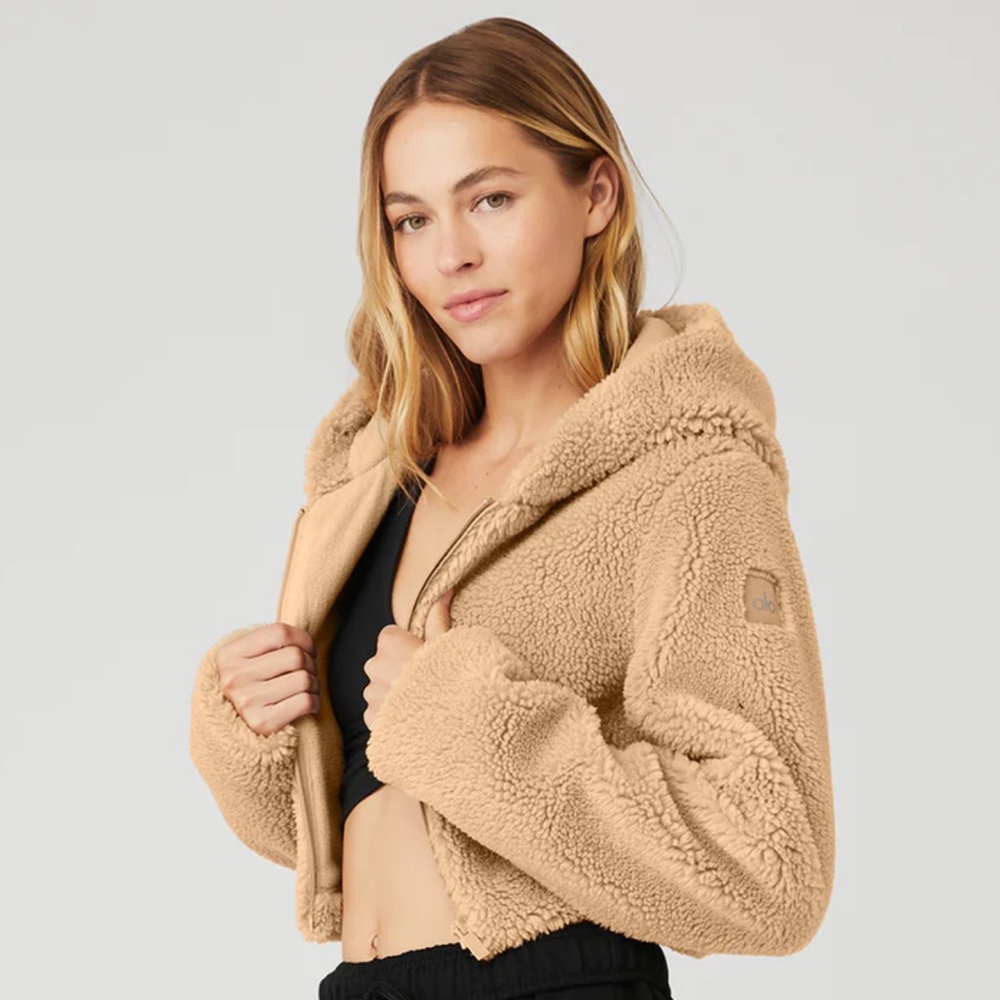 Alo Yoga LA Sherpa Jacket in Camel